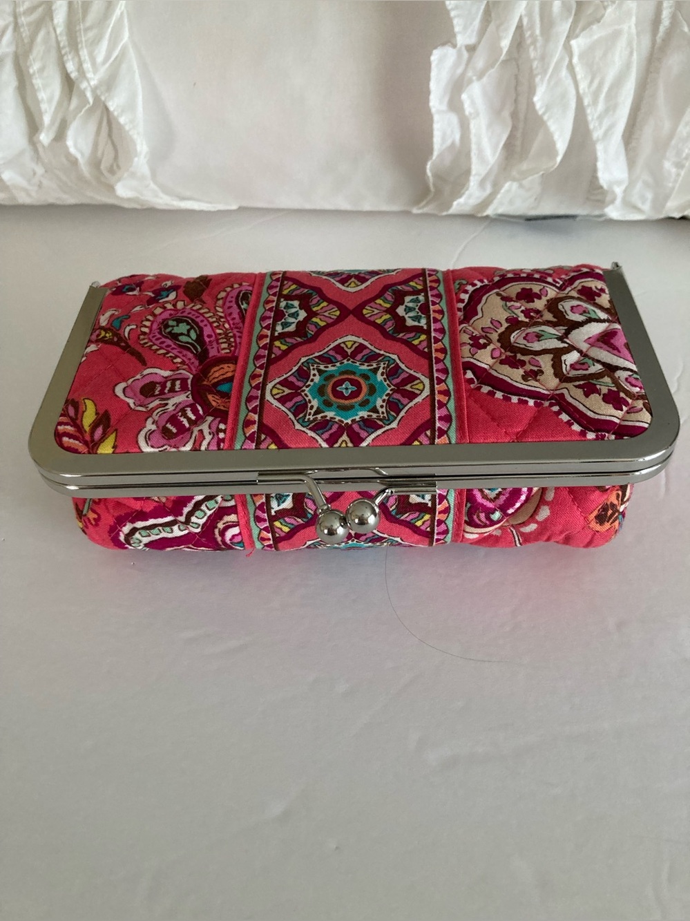 Vera Bradley / Pink Quilted Kiss-Lock cosmetic case in the pattern Call Me Coral